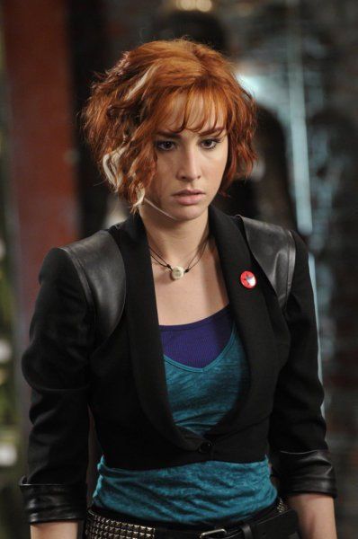 Cropped jacket. Allison Scagliotti (Claudia Donovan) in Warehouse 13 Claudia Donovan, Allison Scagliotti, Felicia Day, Warehouse 13, Nerd Girl, Inspirational Women, Serie Tv, Celebrities Female, Redheads