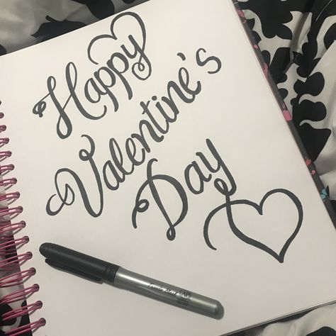 Valentines Day Card Letter Ideas, Happy Valentines Day Writing, Happy Valentines Day In Cursive, Valentine’s Day Sketch Ideas, Happy Valentines Day Chicano, V Day Drawings, Be My Valentine Drawings, Chicano Valentines Cards, Valentine’s Day Letters