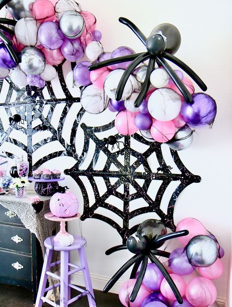 Spider Themed Birthday Party, Spider Gwen Party Ideas, Spider Gwen Party Decorations, Spider Gwen Birthday Party Ideas, Spooky Baby Shower Ideas Girl, Girls Spiderman Birthday Party, Girl Spiderman Party, Halloween Themed Baby Shower Ideas Girl, Spider Girl Birthday Party