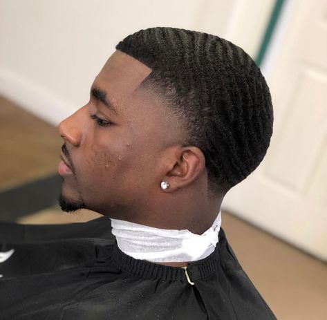 Black Men Hairstyles Fade Waves, Taper Fade Haircut Black Waves, High Temp Fade Black Men, 360 Waves Men Taper, Black Men Low Fade Haircut, Taper Homme Noir, Black Men Waves Haircut, Low Cut Black Men, 180 Waves Men Fade