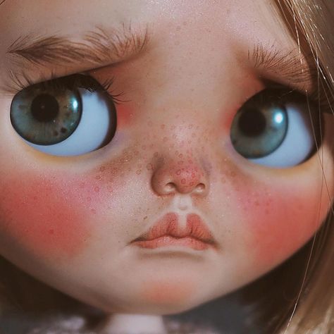 ʙʟʏᴛʜᴇ ʙʏ ᴅɪᴀɴᴀ & ᴋsᴇɴɪᴀ on Instagram: “Ellie ~ sad girl for adoption #блайз #blythedoll #blythedolls #blythe #ooak #ooakdoll #customblythedoll #blytheclothes #blytheoutfit…” Blythe Face Up, Blythe Custom, Bbq Area, Blythe Clothes, Custom Blythe, Doll Stuff, Coat Outfits, Ooak Dolls, Custom Dolls