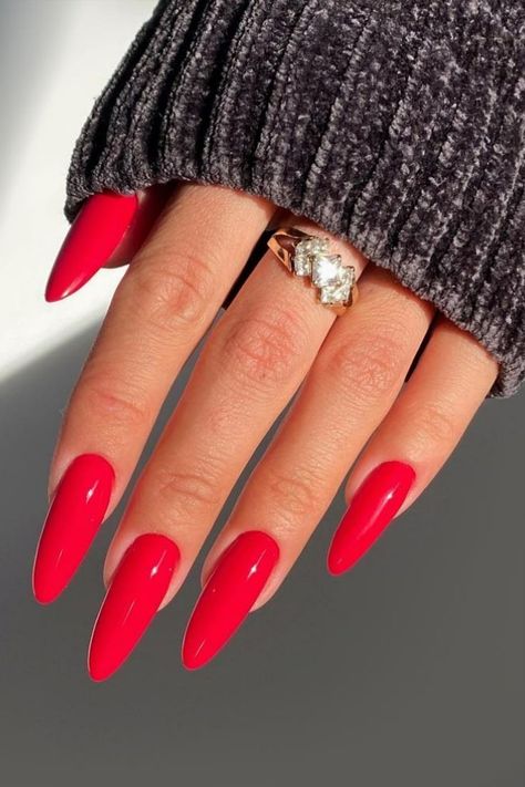 Unique Red Nails, Red Nails Black Women, Long Red Nails, Bright Red Nails, Retro Nails, Vintage Nails, Casual Nails, Nail Idea, Art Winter