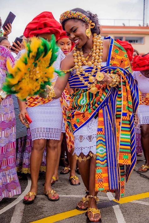 Kente Dresses Wedding, Ghana Clothing, Ghanaian Engagement, Ghana Clothes, Beautiful Culture, Ghana Wedding, African Life, Beef Empanadas, Kente Dress