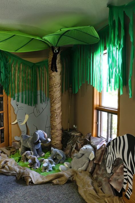 Ikea Leaf Canopy Ideas, Ikea Leaf Canopy, Make Palm Trees, Ikea Leaf, Jungle Theme Rooms, Leaf Canopy, Kids Jungle Room, Jungle Bedroom, Dinosaur Bedroom