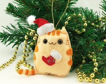 Cat Felt Ornament, Easter Felt, Cat Felt, Neko Atsume, Felt Crafts Christmas, Cat Christmas Ornaments, Felt Crafts Diy, Cat Birthday Party, Felt Ornament