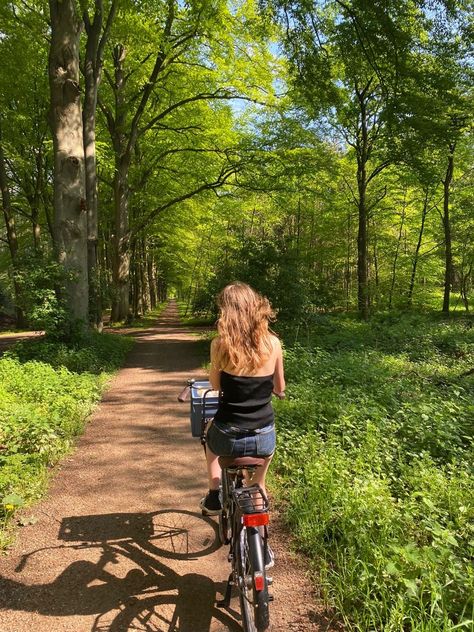 Windows Xp Wallpaper, Puffy Clouds, Quiet Girl, Spring Inspo, Spring Girl, Spring Mood, Summer Goals, Spring Aesthetic, Spring Vibes