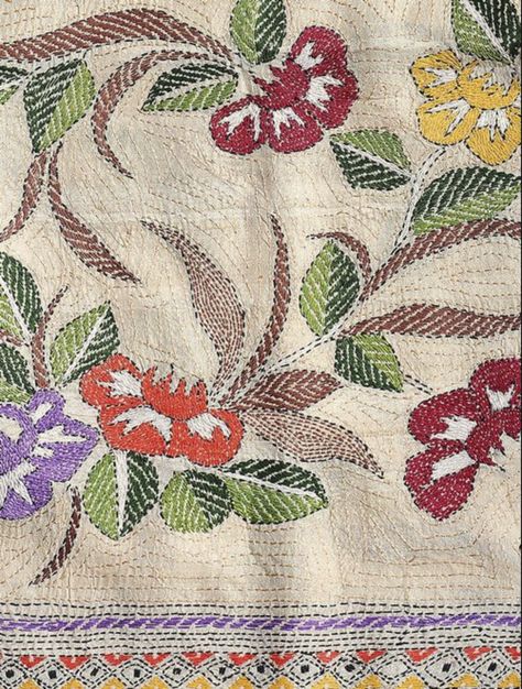 Kantha Work Sarees, Kantha Pattern, Feather Embroidery, Kantha Embroidery, Embroidery Works, Hand Work Embroidery, Kantha Work, Embroidery Motifs, Handwork Embroidery Design