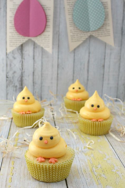 Cupcakes Succulents, Chick Cupcakes, Easter Cupcake Recipes, Easter Cupcakes Easy, Sheep Cupcakes, Cute Easter Desserts, Diy – Velikonoce, Easter Food Crafts, Succulent Cupcakes