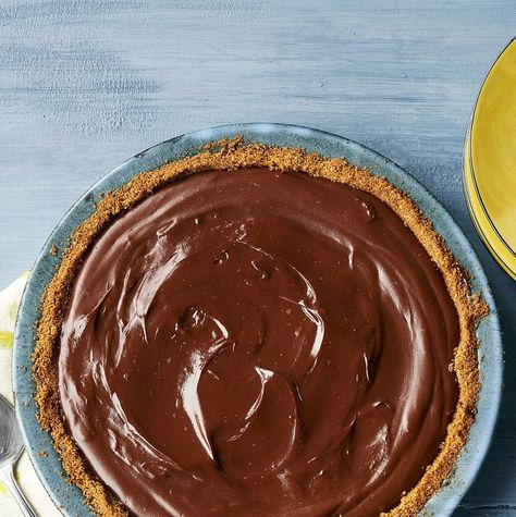 summer pie recipes chocolate pie Choc Desserts, Summer Pie Recipes, Summer Pie, Chocolate Pie Recipes, Chocolate Sheet Cake, Best Pie, Chocolate Pie, Pioneer Woman Recipes, Ree Drummond