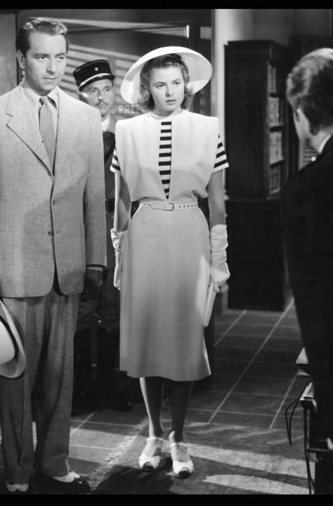 Ingrid Bergman in Casablanca. Costumes designed by Orry-Kelly. Casablanca Costume, Bergman Film, Casablanca Movie, Casablanca Dress, Orry Kelly, Casablanca 1942, Claude Rains, Luisa Beccaria, Ingrid Bergman