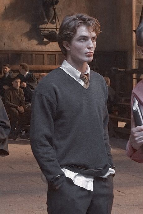 Cedric Diggory Aesthetic Outfits, Cedric Diggory Aesthetic, Robert Pattinson Twilight, Mattheo Riddle, Buku Harry Potter, Desenhos Harry Potter, Harry Potter Images, Images Harry Potter, Hogwarts Aesthetic