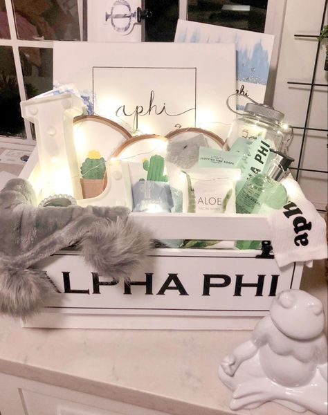 Spa Theme Basket, Basket Ideas Sorority, Baskets For Little Sorority, Alpha Phi Big Little Baskets, Big Baskets Sorority, High School Graduation Gift Baskets, Little Sorority Baskets, Sorority Big Little Baskets Ideas, Big And Little Baskets