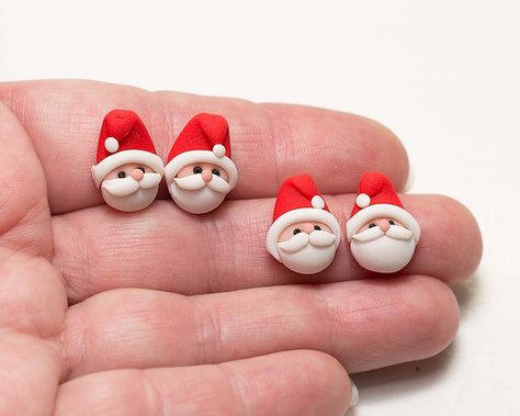 Xmas Earrings, Xmas Jewelry, Crea Fimo, Santa Earrings, Clay Christmas Decorations, Polymer Clay Gifts, Polymer Clay Flower Jewelry, Diy Earrings Polymer Clay, Christmas Clay