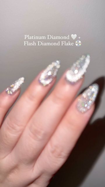 Prom Nails Silver, Star Nail Designs, Cat Eye Nails Polish, Minimal Nails Art, Glittery Nails, Drip Nails, Nail Art Designs Videos, Cat Eye Nails, Lightbulbs