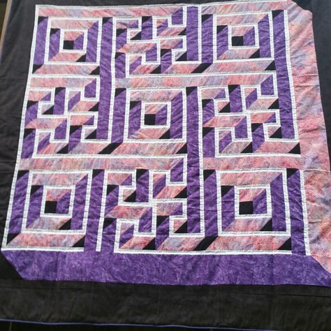 3D Labyrinth Walk Quilt Labrynth Quilt Pattern, Labyrinth Walk Quilt, Labyrinth Quilt, Labyrinth Walk, Stitch In The Ditch, Serger Projects, 3d Quilts, Geometric Pattern Art, 2 Block