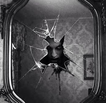 evil looking at you  shattered mirror Crow Demon, Demon Gif, Halloween Mirror, Horror Photography, Gif Art, Dark Images, The Crow, Broken Glass, Scary Art