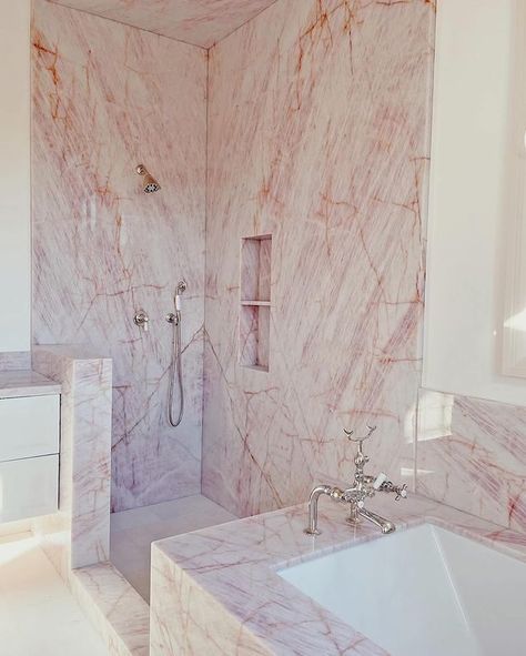 Pink And White Marble Bathroom, Pink Quartz Bathroom, Pink Marble Tile, Room Manifestation, Pink Marble Bathroom, Cute Bathroom Decor Ideas, Onyx Bathroom Ideas, Cute Bathroom Decor, Bathroom Vibes