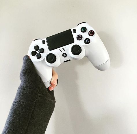 Controller Aesthetic, Aesthetic Gaming Controller, Playstation 4 Aesthetic, Aesthetic Ps5 Controller, Aesthetic Ps4 Controller, Playing Ps4 Aesthetic, Game Pictures, Game Room Design, Game Console