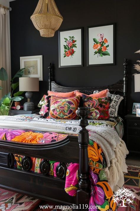 Black Bed Bedroom Decor, Colorful Primary Bedroom, Boho Bedroom Black, Boho Maximalism Bedroom, Modern Mexican Bedroom, Cozy Dark Bedroom Aesthetic, Small Primary Bedroom, Black Boho Bedroom, Maximalist Rooms