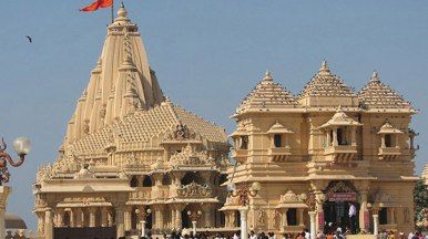 I was in Dwarka recently. The proximity of this place from my dwelling place serves as an advantage for me. Being regarded as one of the Chardhams of Hindu Dharma, I guess i have been very fortunat… Somnath Temple, India Holidays, Sacred Water, Hindu Temples, Temple Photography, Jain Temple, Travel India, Hindu Festivals, Hindu Temple