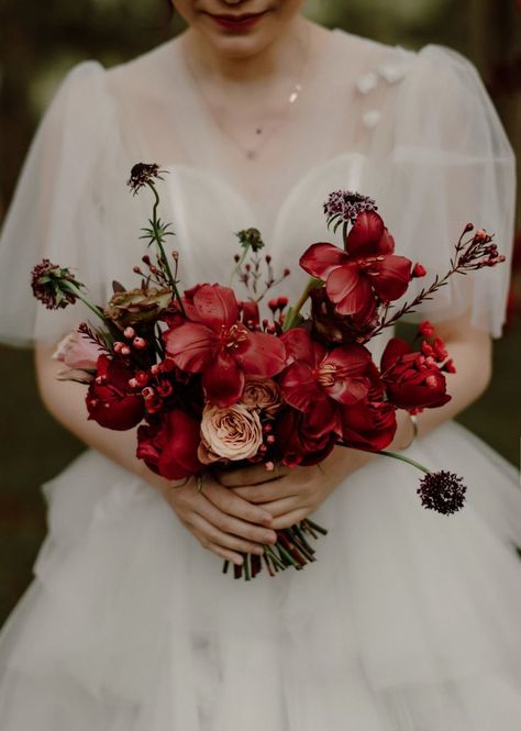 #photoshoot #outdoorphotoshoot #weddingphotoshoot #styledwedding #destinationwedding #destinationvenue Iris Wedding Bouquet, Types Of Bouquets, Bouquet Shapes, Red Wedding Flowers Bouquet, Brides Flowers Bouquet, Vietnam Wedding, Red Bouquet Wedding, Floral Installation, Red Wedding Flowers