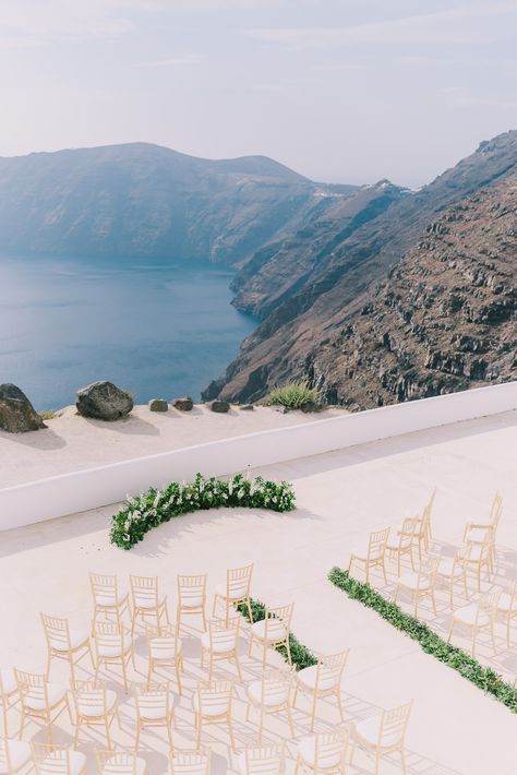 Simple & timeless destination wedding in Santorini, Greece | Santorini Real Weddings Winery Wedding Dress, Santorini Wedding Venue, Santorini Photographer, Mykonos Wedding, Greece Destinations, European Wedding, Santorini Wedding, Greek Wedding, Small Intimate Wedding