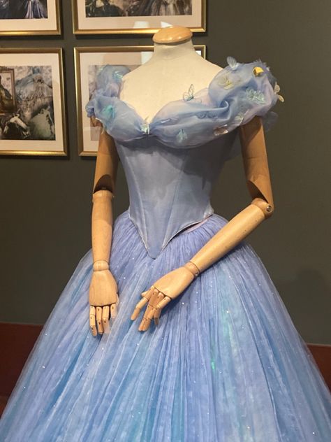 Jenny Ortega, Cinderella Prom, Movie Outfits, Book Vibes, Cinderella Costume, Western Wedding Dresses, Blouse Casual Fashion, Fancy Dresses Long, Cinderella Dresses