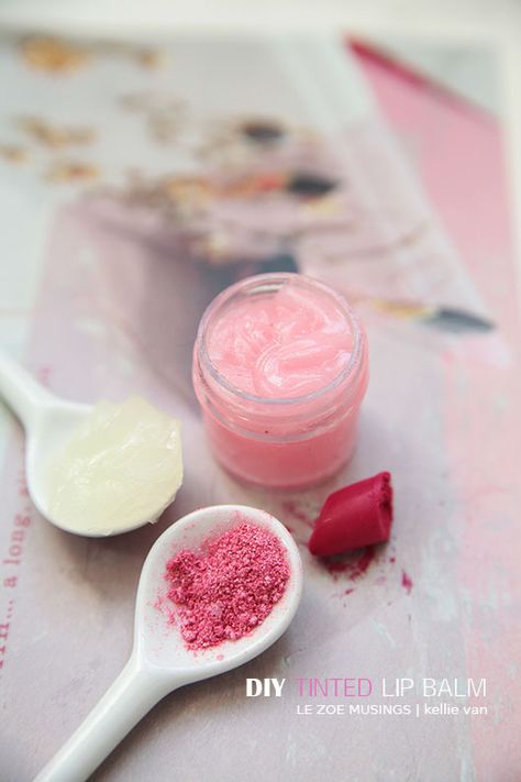 10 DIY Makeup Recipes You Need To Try To Believe - Creative Fashion Blog Diy Lip Balm With Vaseline, Lip Balm With Vaseline, Tinted Lip Balm Diy, Diy Tinted Lip Balm, Diy Makeup Recipe, Makeup Recipes, Lip Balm Recipes, Homemade Lip Balm, Healthy Lips