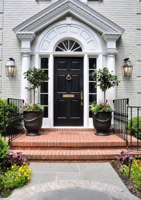 Black front doors are more popular and stylish than you think. As we've mentioned several times before, it's important to create a beautiful appearance for Door Planters, Black Front Door, Front Door Hardware, Front Door Interior, Traditional Front Doors, Deco House, Beautiful Front Doors, Farmhouse Front Door, Black Front Doors