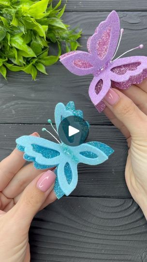 Diy Eva Foam, Paper Butterfly Crafts, Foam Sheet Crafts, Butterfly Project, Butterfly Tutorial, Fun Projects For Kids, Paper Flower Decor, Studio Diy, Diy Butterfly