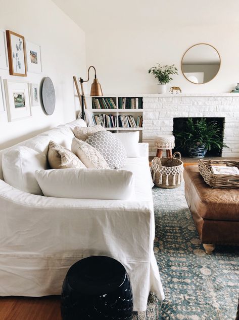 White Slipcovered Sofa, Pottery Barn Couch, Peaceful Living Room, Gentle Living, White Sofa Living Room, Pottery Barn Living Room, Barn Living, White Couches, Curated Home