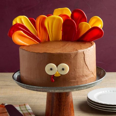 Turkey Cake, Thanksgiving Desserts Table, Fun Thanksgiving Desserts, Thanksgiving Cakes, Creative Baking, Baking Cocoa, Thanksgiving Treats, Dark Chocolate Cakes, Fall Cakes