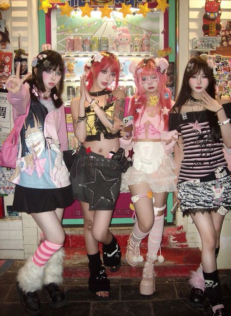 2000s Gyaru Aesthetic, Gyaru Inspo Outfit, Preppy 2000s Outfits, Fairykei Outfit, Gyaru Friends, Visual Kei Outfit Ideas, Real Y2k Outfits, Dress Aesthetic Party, Pink Cute Outfits