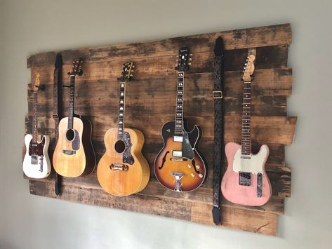 Guitars On Wall Aesthetic, Guitar Room Man Cave, Guitars On Wall, Guitar Room Ideas, Guitar Room Decor, Room Aesthetic Grunge, Room Aesthetic Dark, Room Ideas Men, Guitar Studio