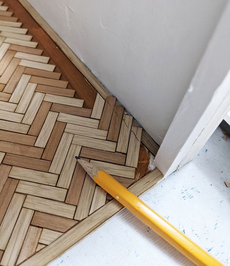 Dollhouse Elevator Diy, Dollhouse Flooring Diy, Diy Dollhouse Tile Floor, Miniature Wood Floor Diy, Printable Flooring Doll Houses, Dollhouse Build, Miniature Flooring, Dollhouse Flooring, Doll House Flooring