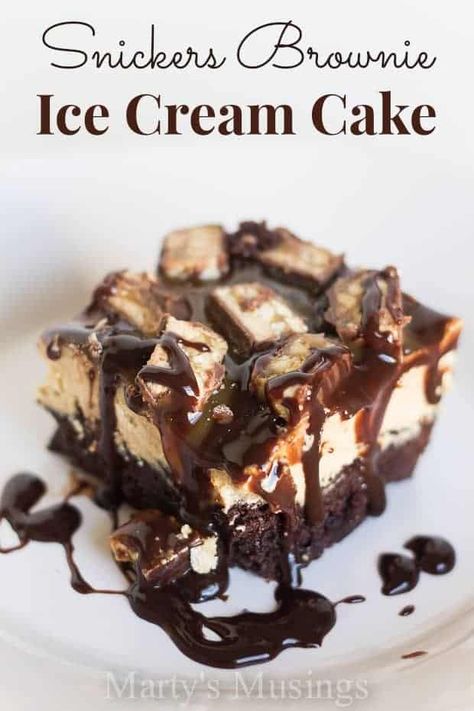 Snickers Ice Cream Cake, Snickers Dessert, Snicker Brownies, Brownie Ice Cream Cake, Snickers Ice Cream, Brownie Ice Cream, Ice Cream Cake Recipe, Cream Cakes, Cake Making