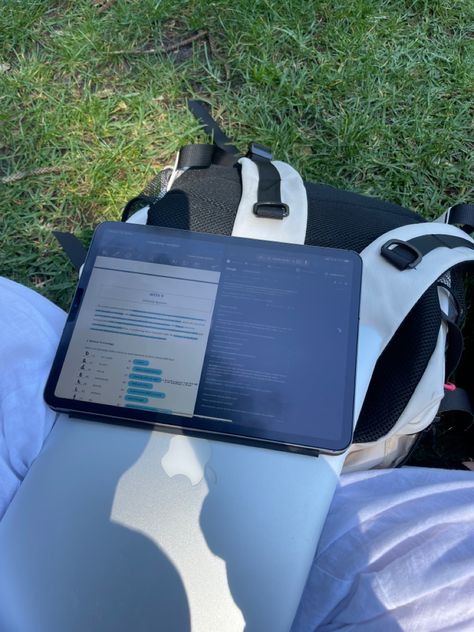 Studying Outdoors Aesthetic, College Motivation, Study Place, Ipad Aesthetic, Medical School Essentials, Study Inspo, Academic Motivation, Nursing Notes, What In My Bag