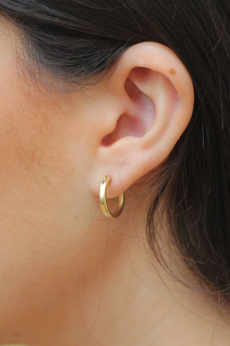 Excited to share the latest addition to my #etsy shop: 14K Gold filled Hoops, 15mm - 45mm circle Hoop Earrings, Small Medium large gold hoop earrings, simple hoops, minimalist light hoops jewelry https://etsy.me/2KhyusO #jewelry #earrings #gold #girls #lovefriendship # Women Circle, October Birthstone Jewelry, Double Piercing, Small Gold Hoop Earrings, Gold Filled Hoops, Gold Filled Earrings, Simple Jewelry, Simple Earrings, Circle Earrings