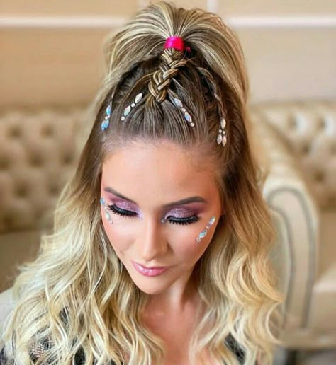 Festival Hair Ideas, Edc Makeup, Carnival Hairstyles, Coachella Makeup, Make Carnaval, Long Shiny Hair, Salsa Dress, Festival Hair, Neon Party