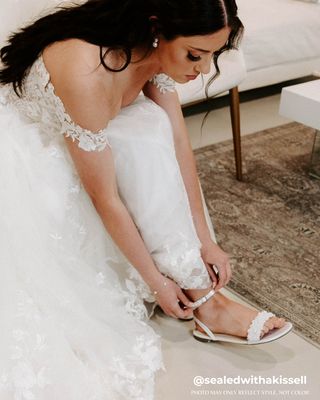 Comfortable Wedding Flats, Wedding Shoes Flats Sandals, Flats Wedding Shoes, Wedding Flats For Bride, Flat Sandals Wedding, Perfect Wedding Shoes, Wedding Shoes Comfortable, Bridal Flats, Something Blue Wedding