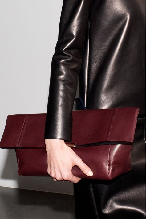 Céline Fall 2012 Ready-to-Wear Collection - Vogue Mode Shoes, Casual Styles, Handbag Heaven, Pocket Book, Arm Candy, Beautiful Bags, Bago, Clutch Handbag, Hobo Bag