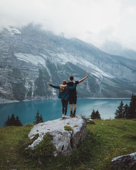 Hiking Mountain Aesthetic, Mountain Vision Board, Mountain Hiking Aesthetic Couple, Couple In Switzerland, Couple Traveling Aesthetic, Adventure Couple Aesthetic, Hiking Couple Aesthetic, Couple Switzerland, Switzerland Poses