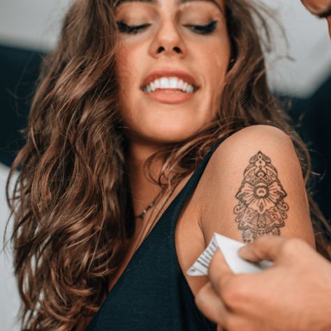 armband mandala tattoo Inner Arm Mandala Tattoos For Women, Mandala Add Ons Tattoo Ideas, Mandela Tattoo Shoulder, Mendala Tattoo, Mandela Tattoo Design, Mandala Floral Tattoo Design, Mandala Shoulder Tattoo, Mandala Tattoo Shoulder, Simple Mandala Tattoo