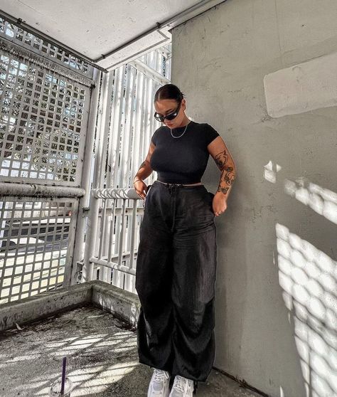 outfit plus size 12 PlusSizeSummerStyle #summervivibes #plussizefashionista #ootd #plussizequeen #plussize #summerfashion. https://whispers-in-the-wind.com/the-ultimate-plus-size-outfit-guide-summer-in-style/?13 Outfit Inspo Retro, Neutral Outfit Aesthetic, Y2k Plus Size, Mid Size Outfits, Midsize Outfits, Get Ready With Me, Makeup Hacks, Curvy Model, Mode Inspo