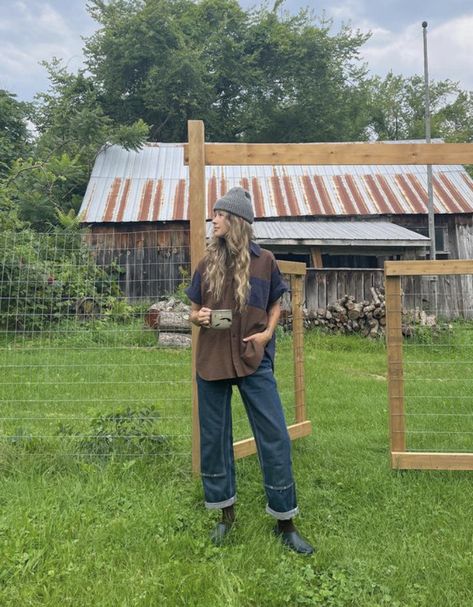 Countryside Fashion Aesthetic, Patterned Overalls Outfit, Summer Gardening Outfit, Bluegrass Aesthetic Outfit, Lesbian Granola Fashion, Farmercore Outfits, Farm Style Outfits, Outdoorsy Outfits Women, Dark Granola Outfits