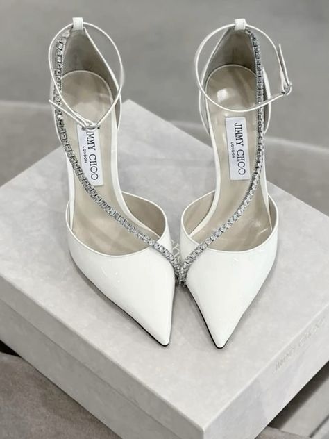 Jimmy Choo Wedding Shoes, Elegant Shoes Heels, Lingerie Silk, Perfect Wedding Shoes, Light Feminine, Heels Aesthetic, Trend Shoes, Rose Shoes, Feminine Elegance