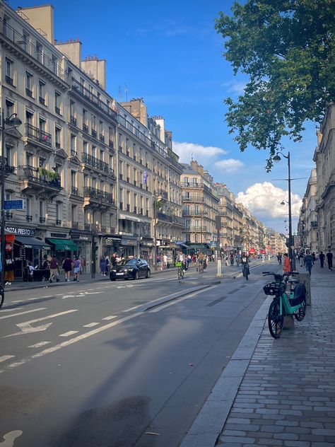 paris, france, parisian, street, rue, wallpaper, travel, aesthetic Rue Wallpaper, Wallpaper Travel Aesthetic, Paris Street Aesthetic, Perspective Study, France Street, Paris Streets, Wallpaper Travel, Perjalanan Kota, Parisian Street