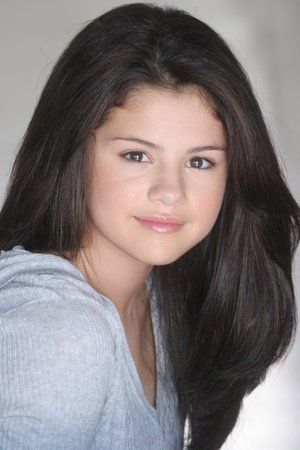 Selena without makeup <3. Demi Lovato Without Makeup, Selena Gomez Child, Lucy Hale Style Outfits, Lucy Hale Style, Curly Kids, Selena Gomez Photos, Selena G, Marie Gomez, Without Makeup