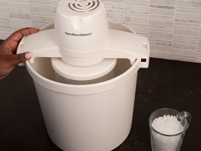 How to Use a Rival Electric Ice Cream Maker Ice Cream Maker Recipes Vanilla, Homemade Vanilla Ice Cream Recipe, Make Homemade Ice Cream, Ice Cream Maker Machine, Ice Cream Sorbet, Best Homemade Ice Cream, Electric Ice Cream Maker, Ice Cream Mix, Vanilla Ice Cream Recipe