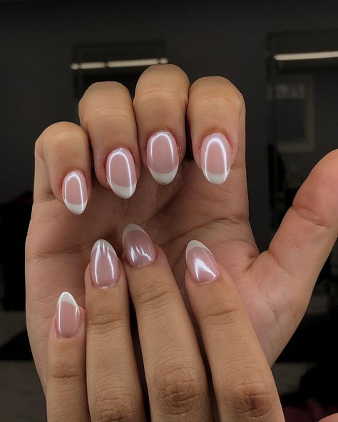 the french tip and chrome combo is giving a classic look ✨ @beetles_community @beetlesgelpolish @apresnailofficial #gel #gelnails #gelpolish #gelnail #gelmanicure #nailsnailsnails #nail #nailart #naildesign #naildesigns #frenchtipnails Peru, Short Nails Crome, Short Tip French Nails, French Manicure With Chrome Powder, Short French Nails Chrome, Nude Nails With Silver Design, Bubble Bath With French Tip, Builder Gel French Tips, Plain Hoco Nails